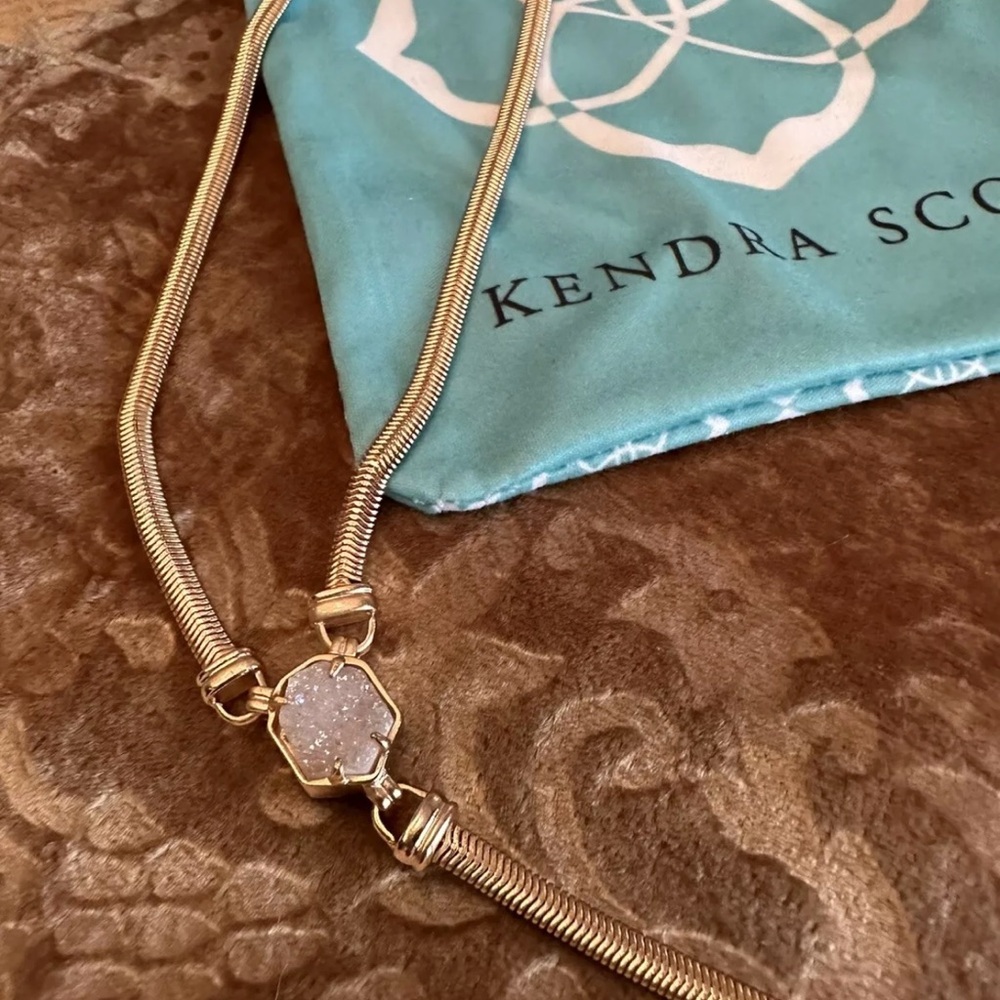 Kendra Scott Lariat Necklace. White drusy in rose gold.